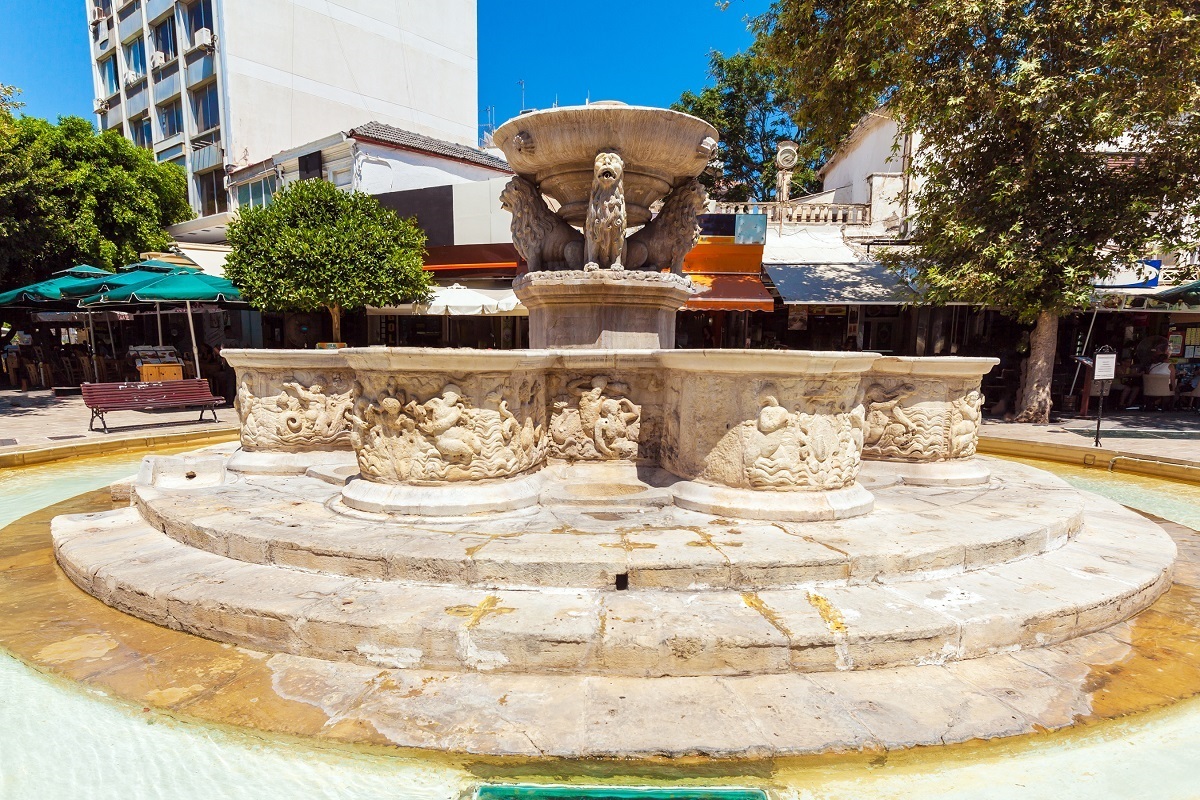 Discovering the Beauty of the Morosini Fountain in Heraklion