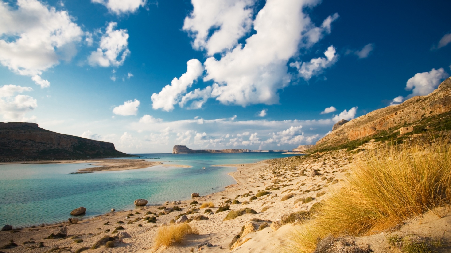 November coastal walks along Crete's shoreline