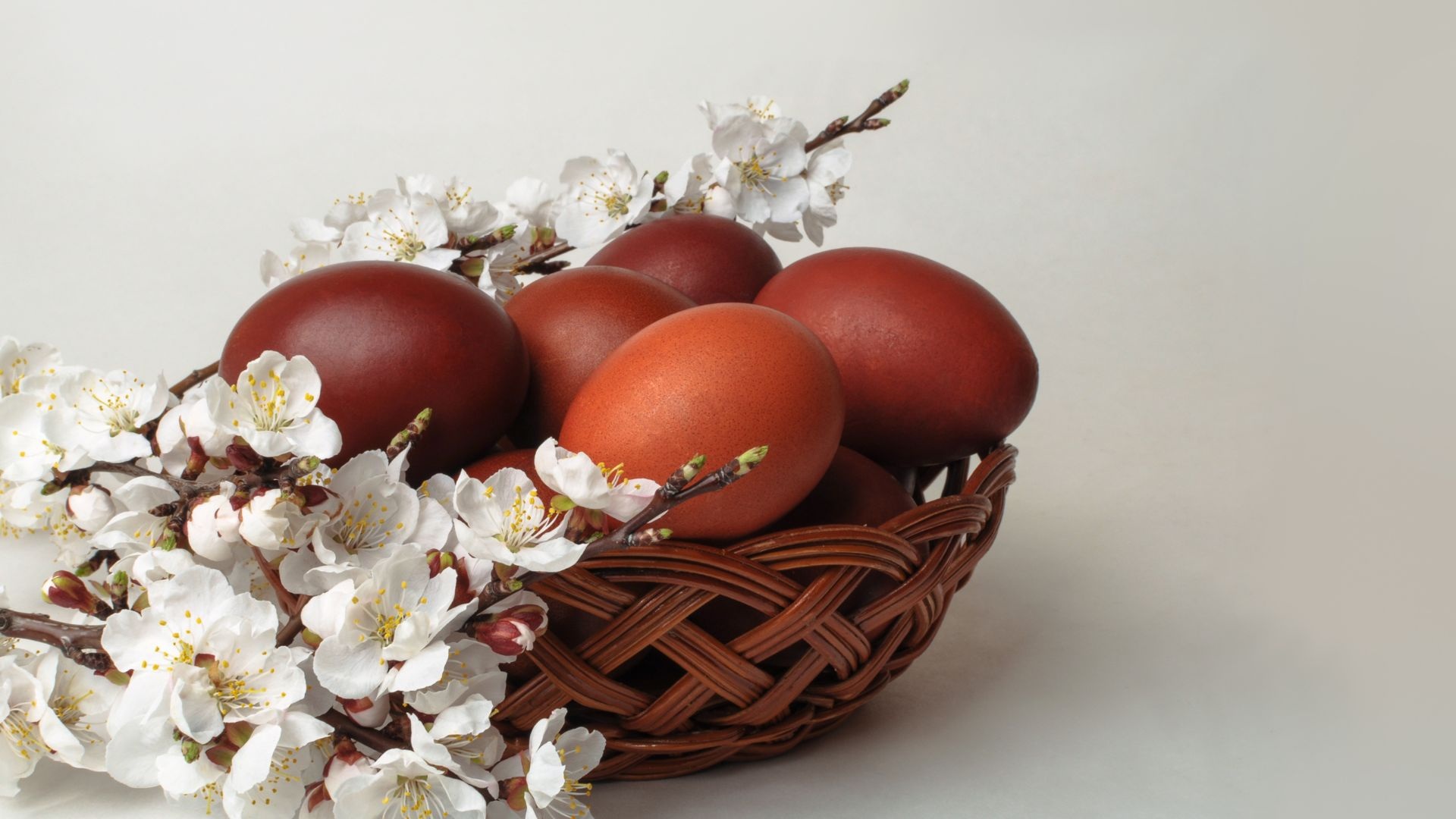 Celebrate a family-friendly Easter in Crete at Gouves Bay Hotel